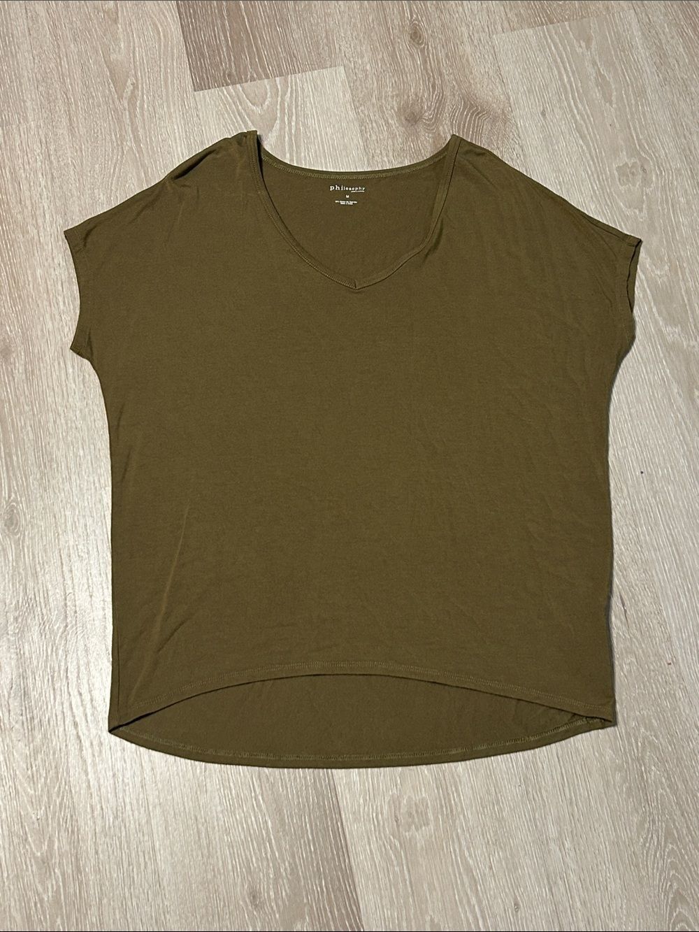 Philosophy Sage Army Green V-Neck Cap Sleeve Tee sz Medium